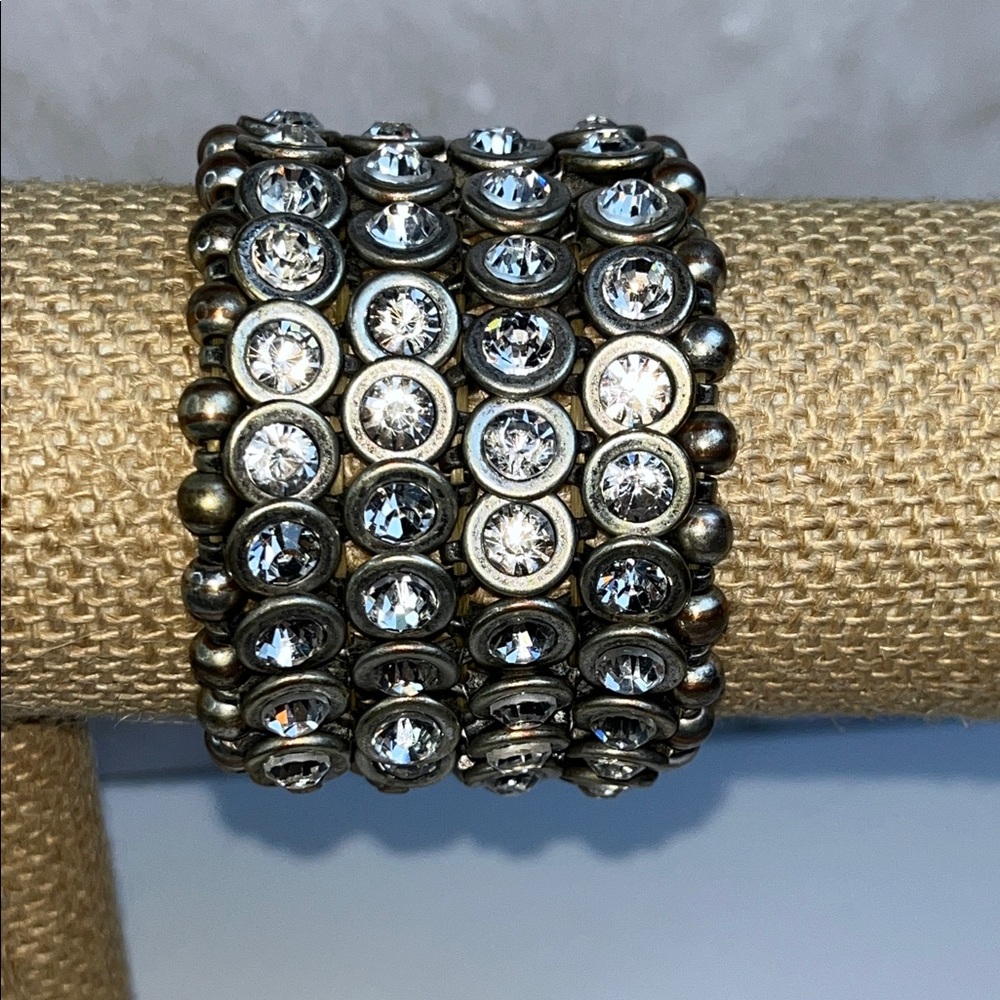 Multi layered Silver round bezel mounts headlight rhinestone Bracelet